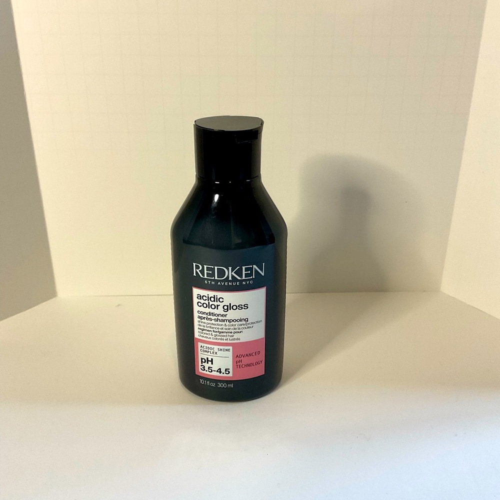New Redken Acidic Color Gloss Conditioner 10.1 oz